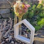 Drevený domček s vázičkou (8/7)