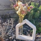 Drevený domček s vázičkou (9/7)