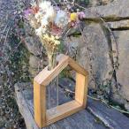 Drevený domček s vázičkou (2/7)